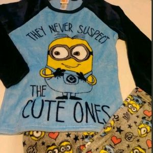 Women PJ small despicable Me 3. Minions